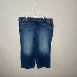 Torrid Weekend Wide Leg Crop Jeans Size 4